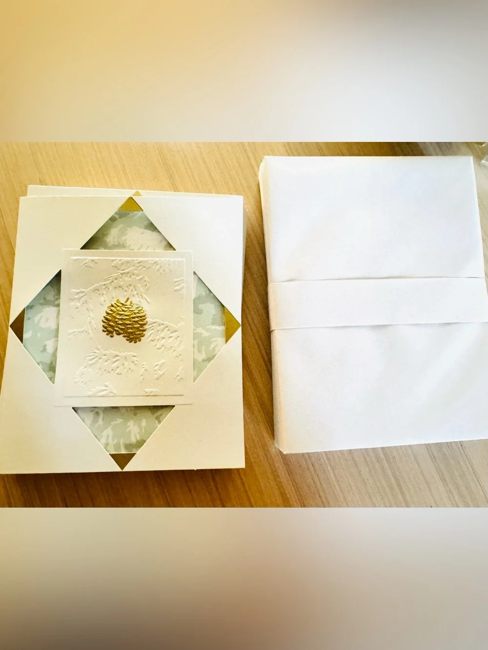 Hallmark Gold Pinecone Holiday Card Set - 18 White & Gold w/Envelopes
